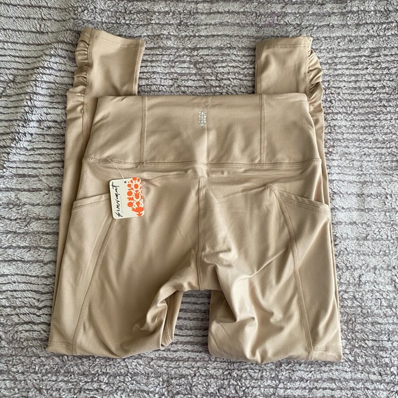 Free People Movement Beige Leggings Size XS with Pockets and Synching by Ankles - Picture 8 of 9